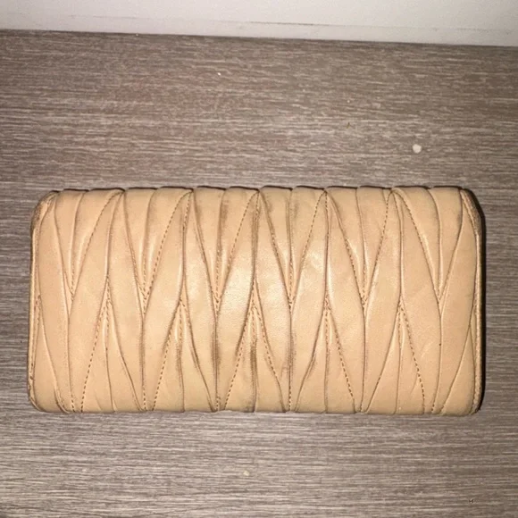 Miu Miu Wallet Bundle - Picture 5 of 12